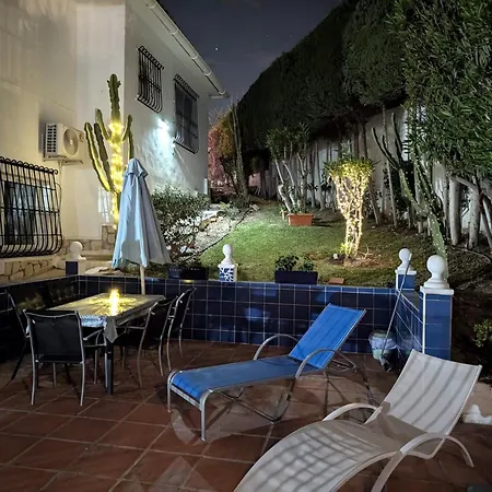 Вилла 2 Bed - Sleeps 5 - Private Pool & Garden Нерха