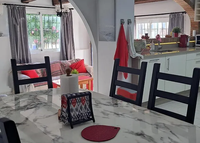 2 Bed - Sleeps 5 - Private Pool & Garden Вилла Нерха