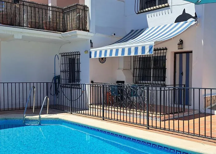 Вилла 2 Bed - Sleeps 5 - Private Pool & Garden *