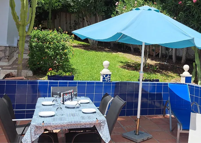 Вилла 2 Bed - Sleeps 5 - Private Pool & Garden