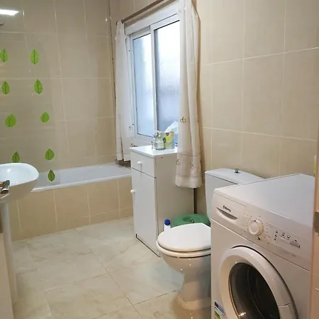 Villa 2 Bed - Sleeps 5 - Private Pool & Garden *
