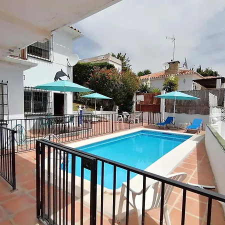 2 Bed - Sleeps 5 - Private Pool & Garden Villa *