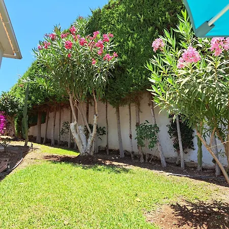 2 Bed - Sleeps 5 - Private Pool & Garden * Nerja