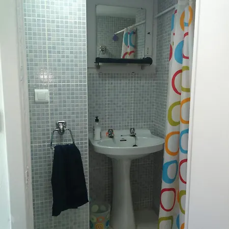 2 Bed - Sleeps 5 - Private Pool & Garden *
