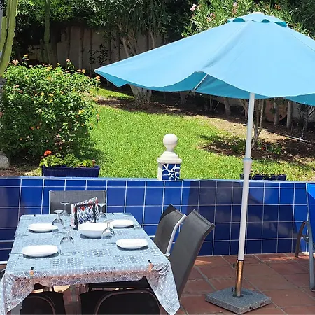 Villa 2 Bed - Sleeps 5 - Private Pool & Garden