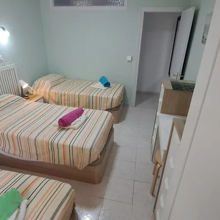 Villa 2 Bed - Sleeps 5 - Private Pool & Garden *