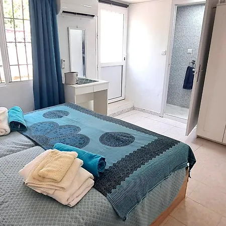 Villa 2 Bed - Sleeps 5 - Private Pool & Garden *