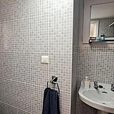 2 Bed - Sleeps 5 - Private Pool & Garden * Nerja