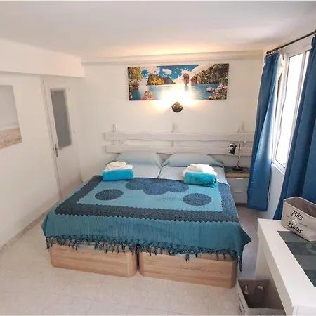 2 Bed - Sleeps 5 - Private Pool & Garden Вілла Нерха