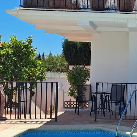 Villa 2 Bed - Sleeps 5 - Private Pool & Garden *