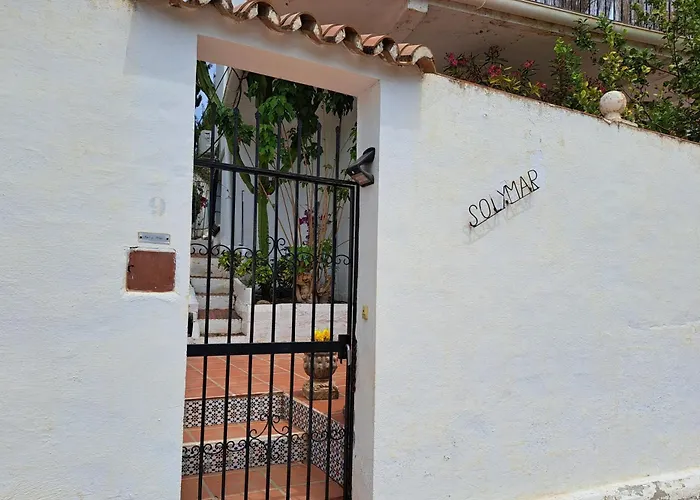 2 Bed - Sleeps 5 - Private Pool & Garden Villa *