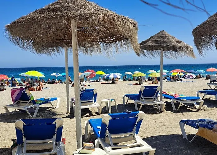 Villa 2 Bed - Sleeps 5 - Private Pool & Garden *