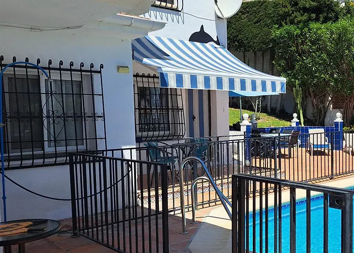 2 Bed - Sleeps 5 - Private Pool & Garden Villa