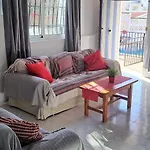 2 Bed - Sleeps 5 - Private Pool & Garden