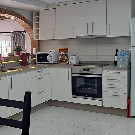 2 Bed - Sleeps 5 - Private Pool & Garden Вілла Нерха