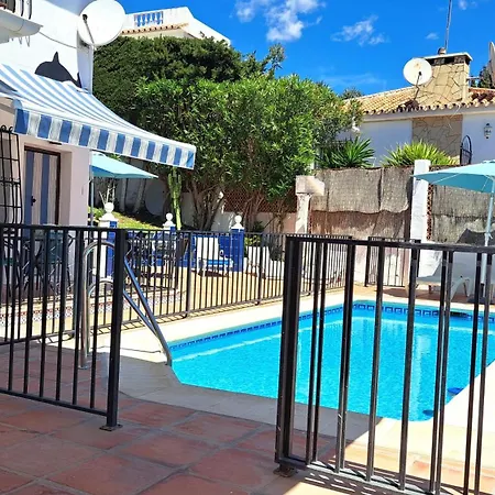 Вілла 2 Bed - Sleeps 5 - Private Pool & Garden Нерха