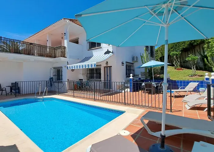 2 Bed - Sleeps 5 - Private Pool & Garden Βίλα