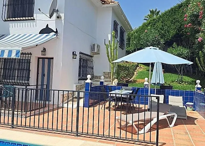 2 Bed - Sleeps 5 - Private Pool & Garden Βίλα